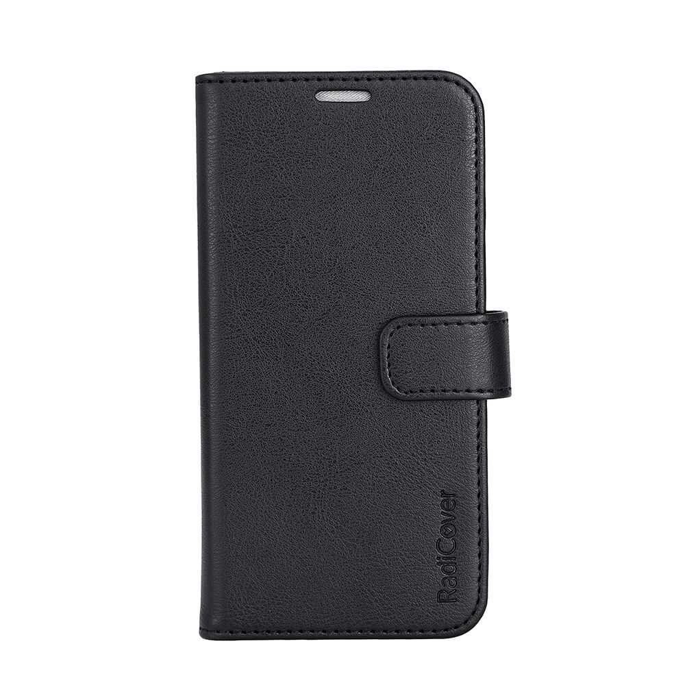 Radicover Fashion Wallet - iPhone 15: svart veganläderfodral med RFID, visas stängt och upprätt på vit bakgrund.